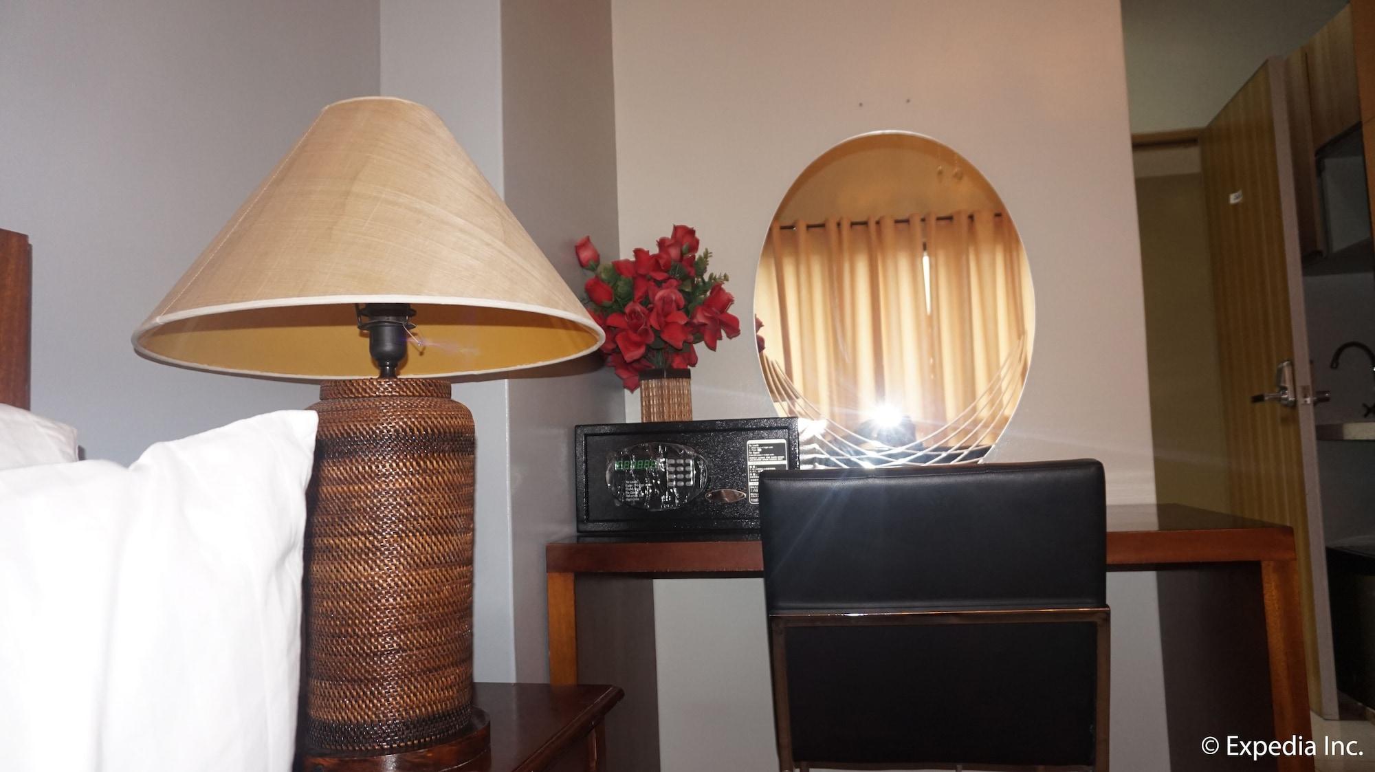 קואזון סיטי Pacific Park Hotel מראה חיצוני תמונה