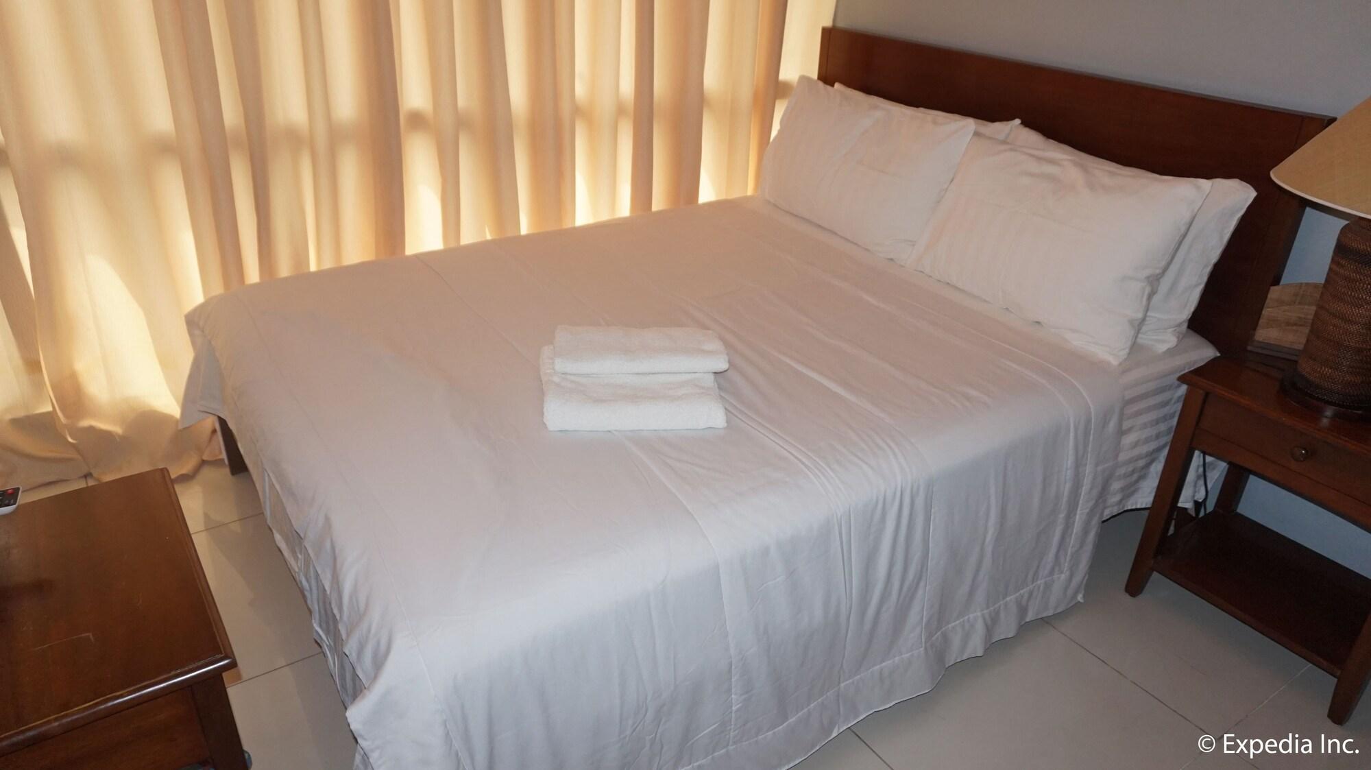 קואזון סיטי Pacific Park Hotel מראה חיצוני תמונה