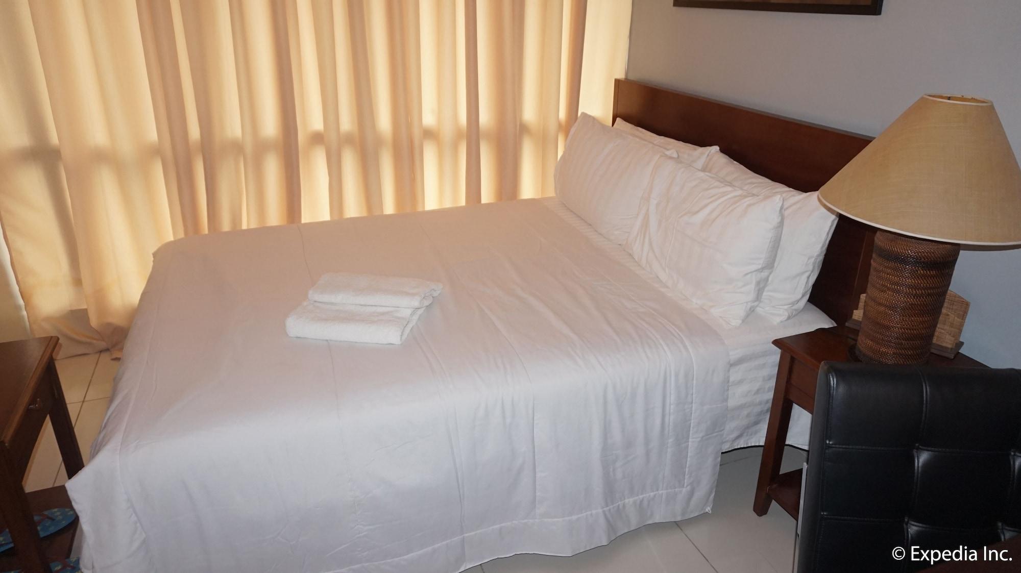 קואזון סיטי Pacific Park Hotel מראה חיצוני תמונה