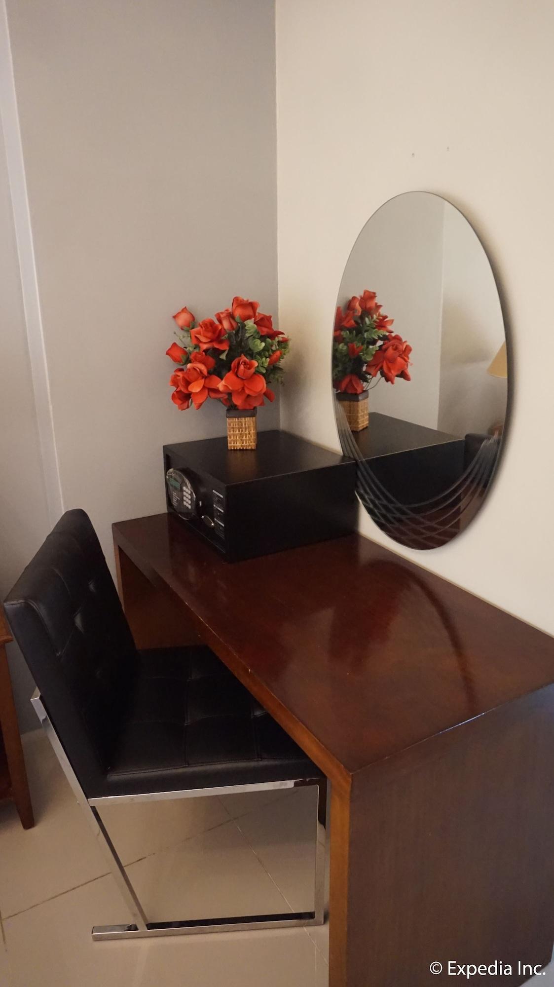 קואזון סיטי Pacific Park Hotel מראה חיצוני תמונה