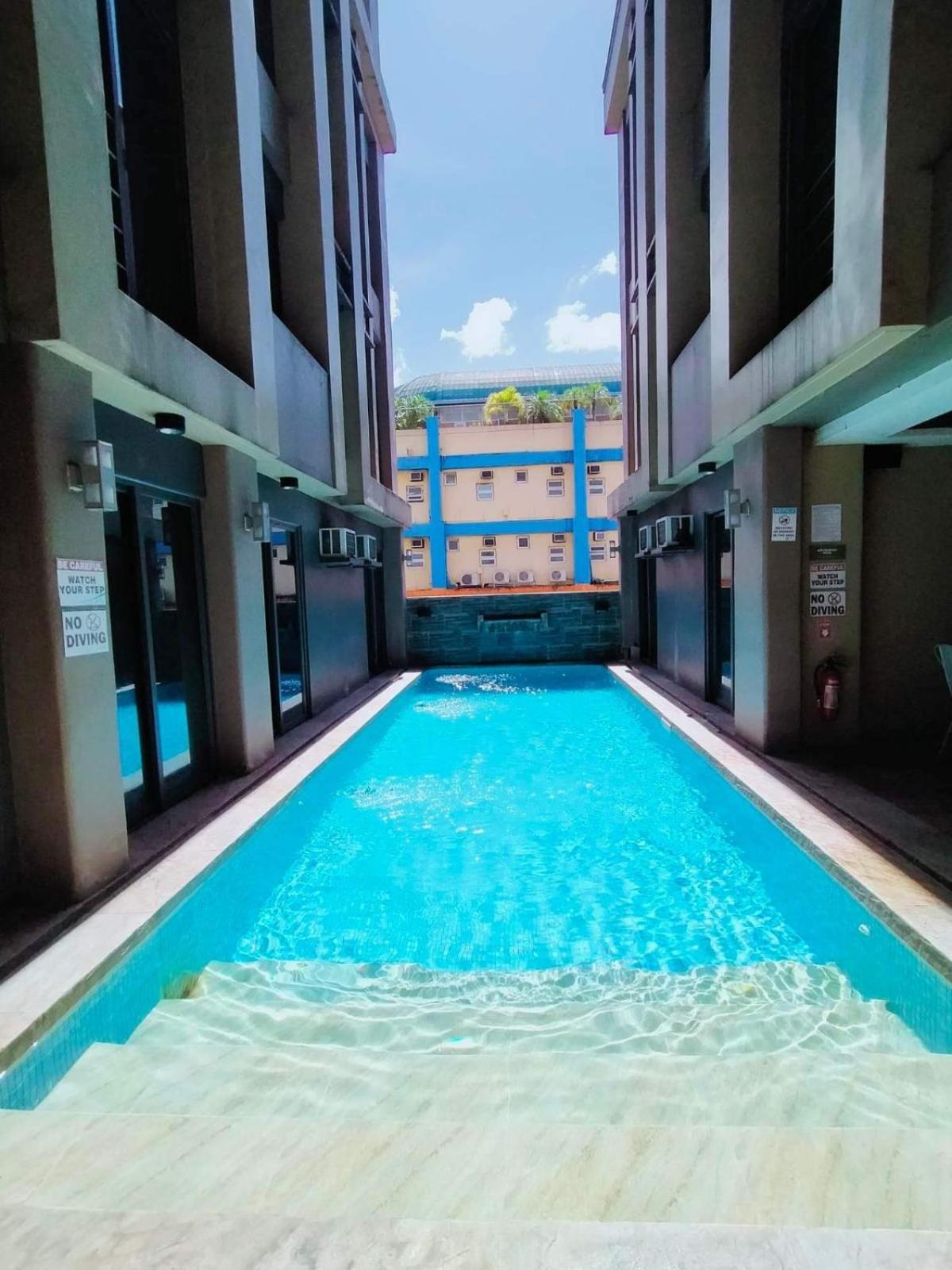 קואזון סיטי Pacific Park Hotel מראה חיצוני תמונה