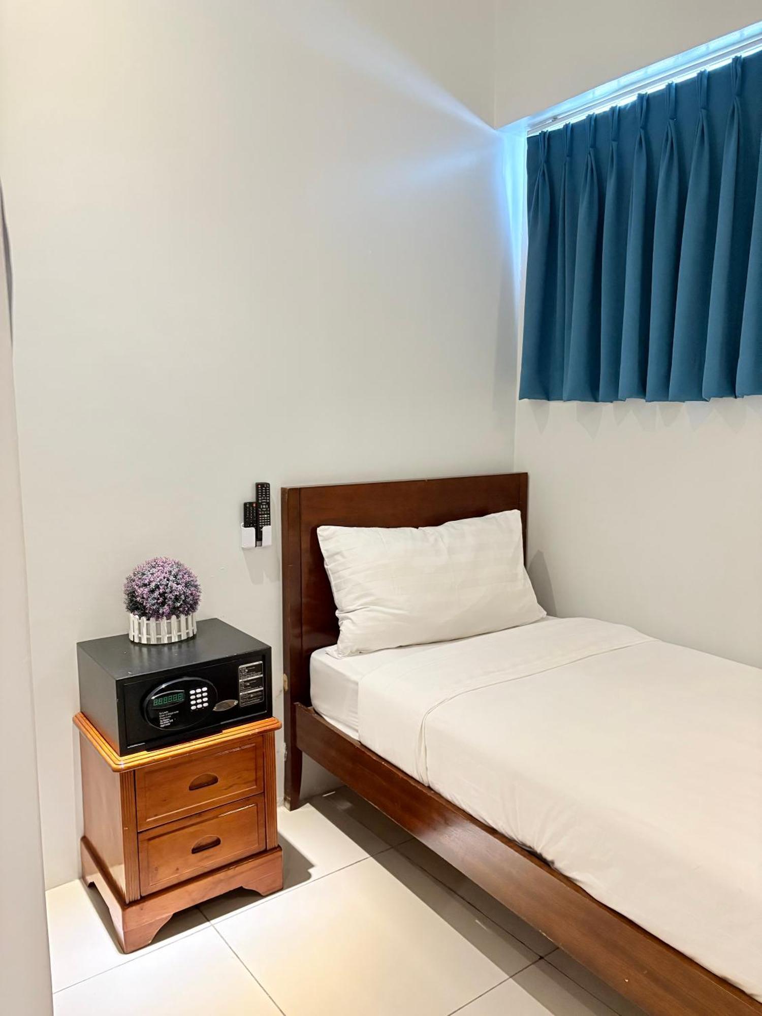 קואזון סיטי Pacific Park Hotel מראה חיצוני תמונה