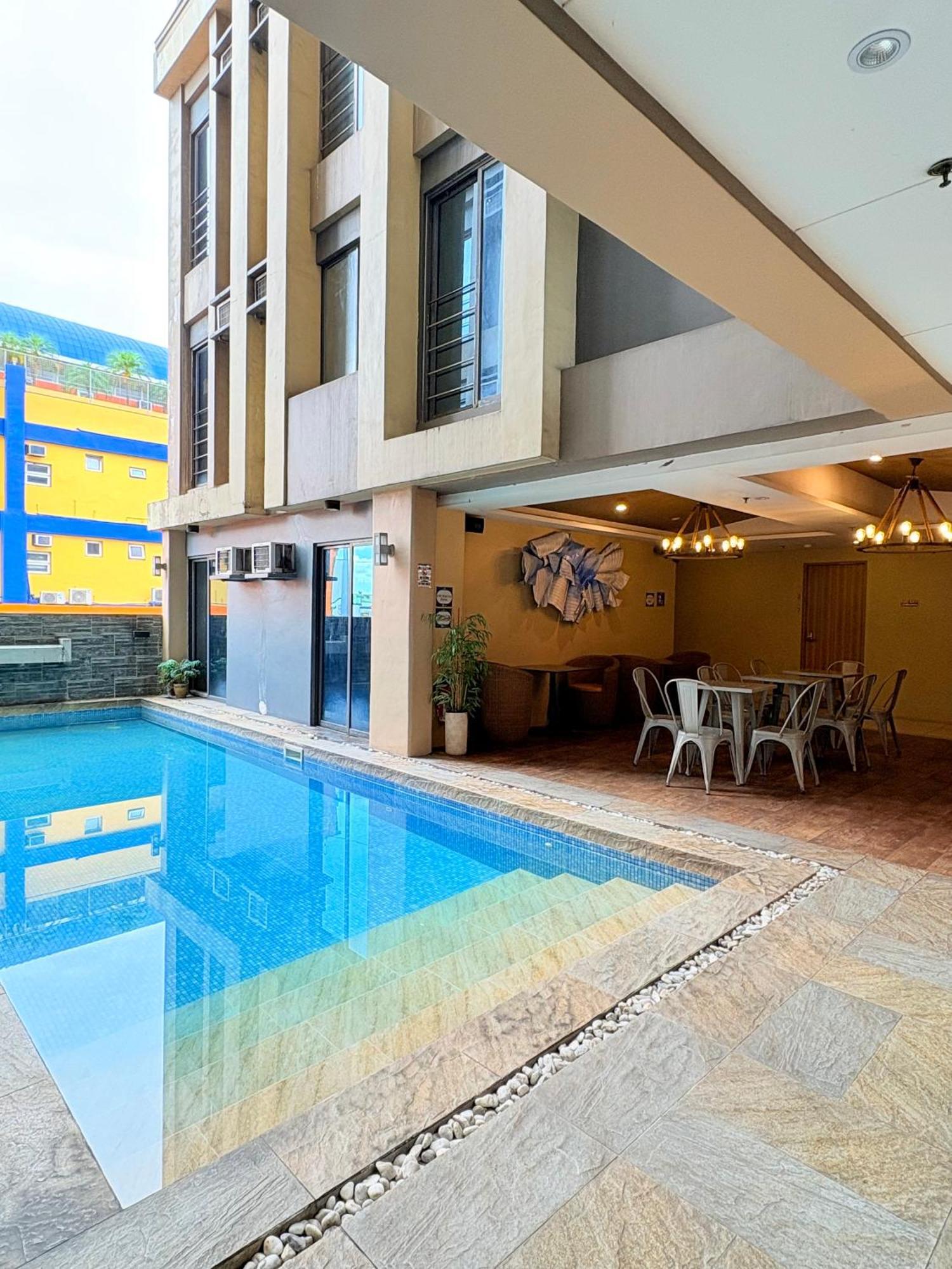 קואזון סיטי Pacific Park Hotel מראה חיצוני תמונה