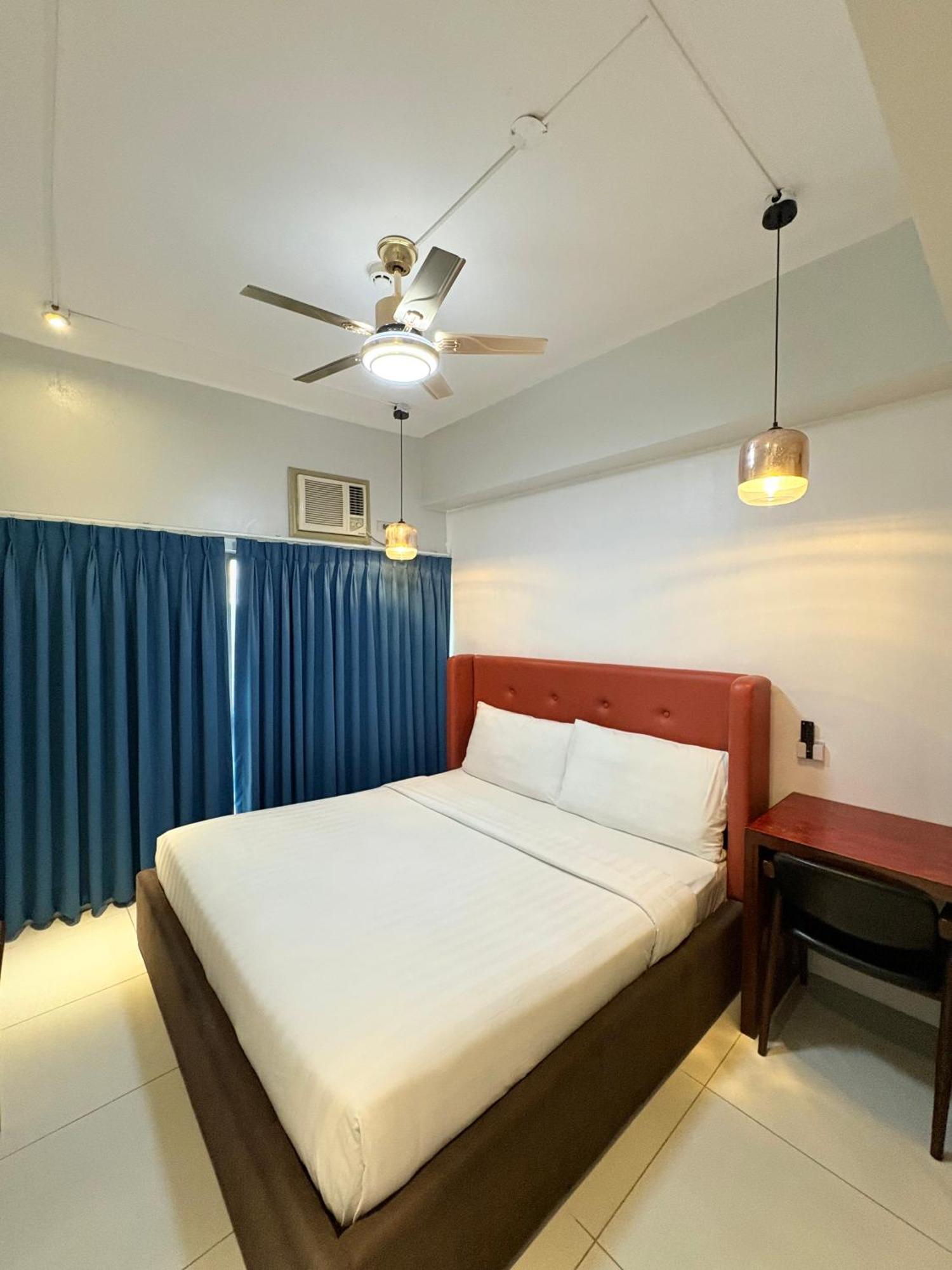 קואזון סיטי Pacific Park Hotel מראה חיצוני תמונה