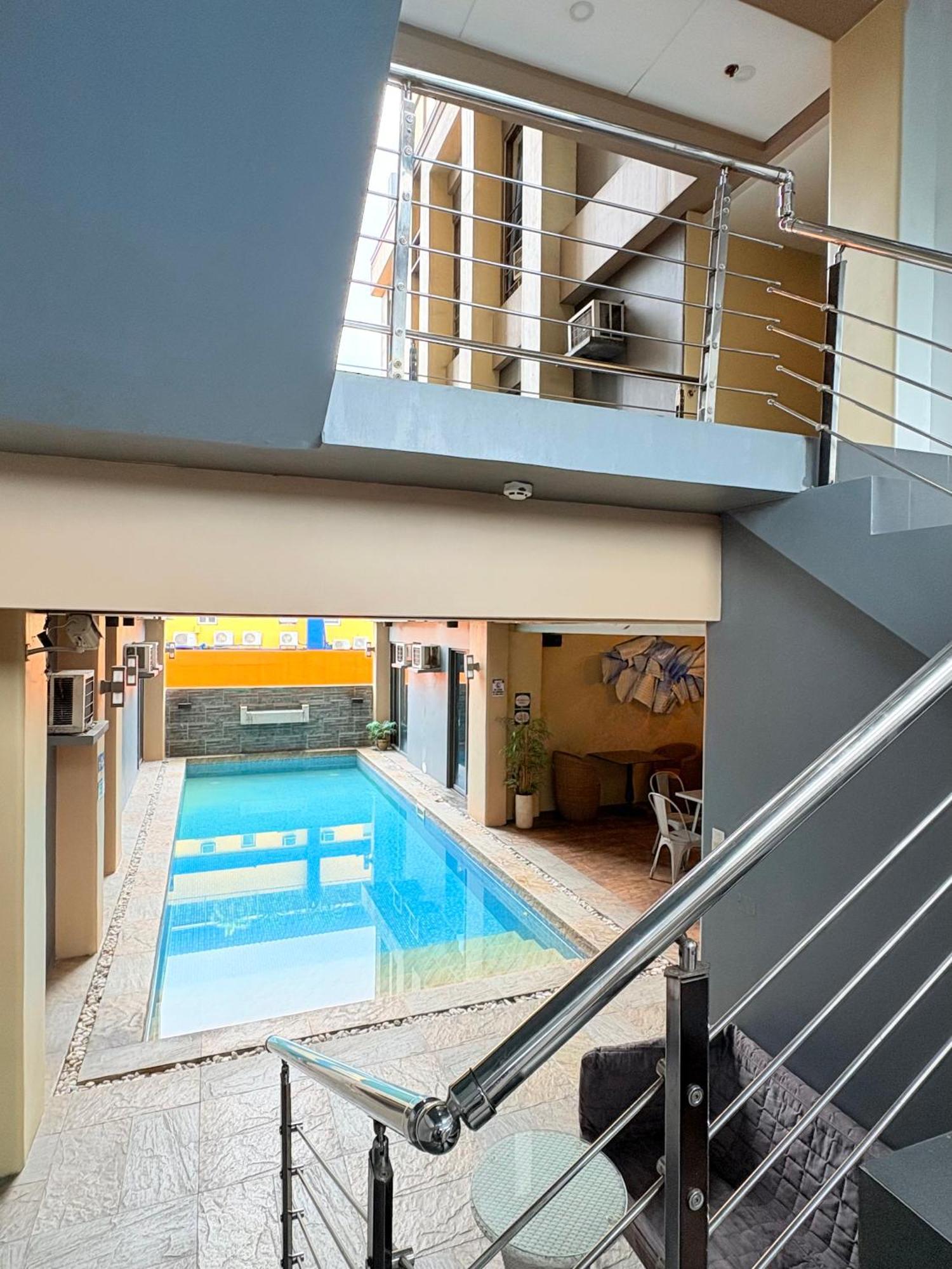 קואזון סיטי Pacific Park Hotel מראה חיצוני תמונה