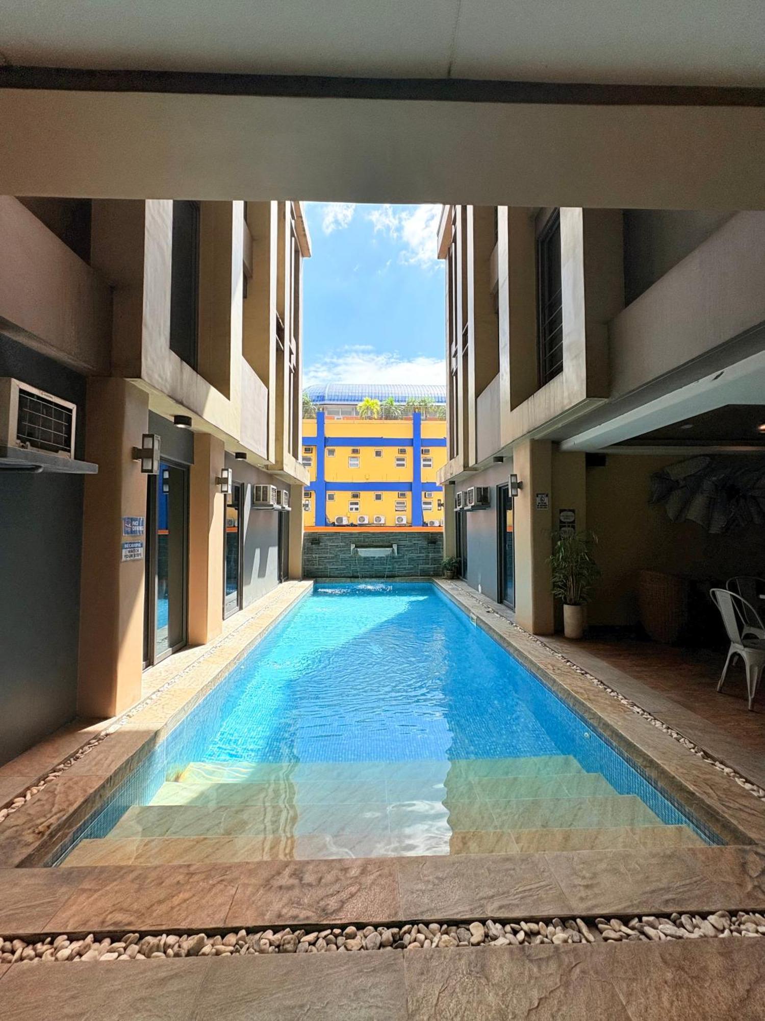 קואזון סיטי Pacific Park Hotel מראה חיצוני תמונה