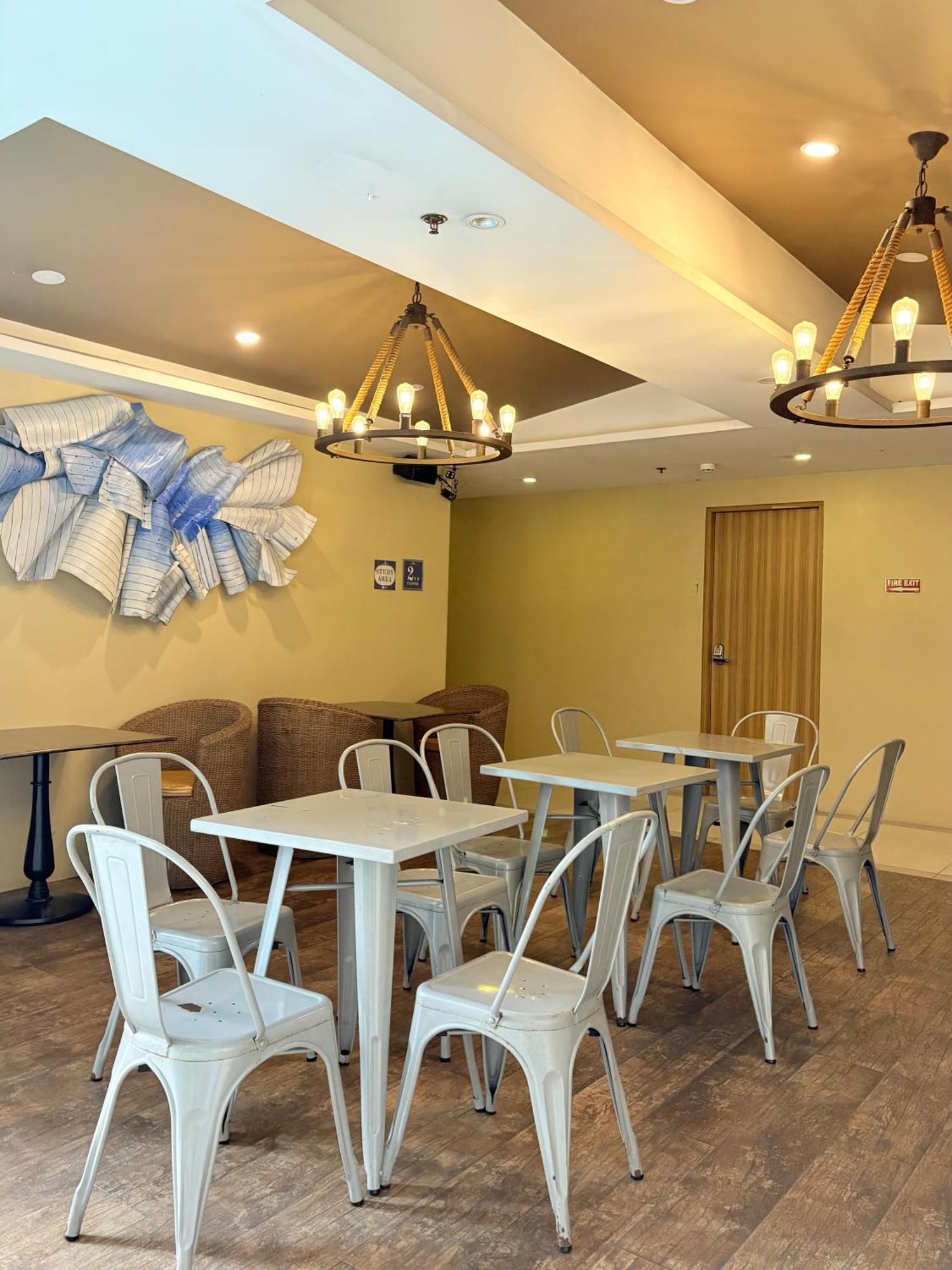 קואזון סיטי Pacific Park Hotel מראה חיצוני תמונה