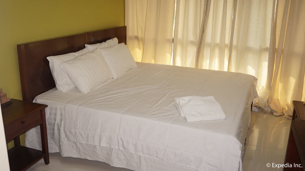 קואזון סיטי Pacific Park Hotel מראה חיצוני תמונה