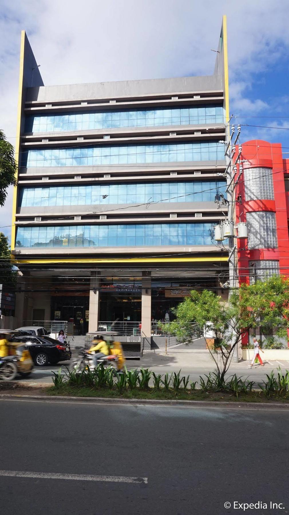 קואזון סיטי Pacific Park Hotel מראה חיצוני תמונה